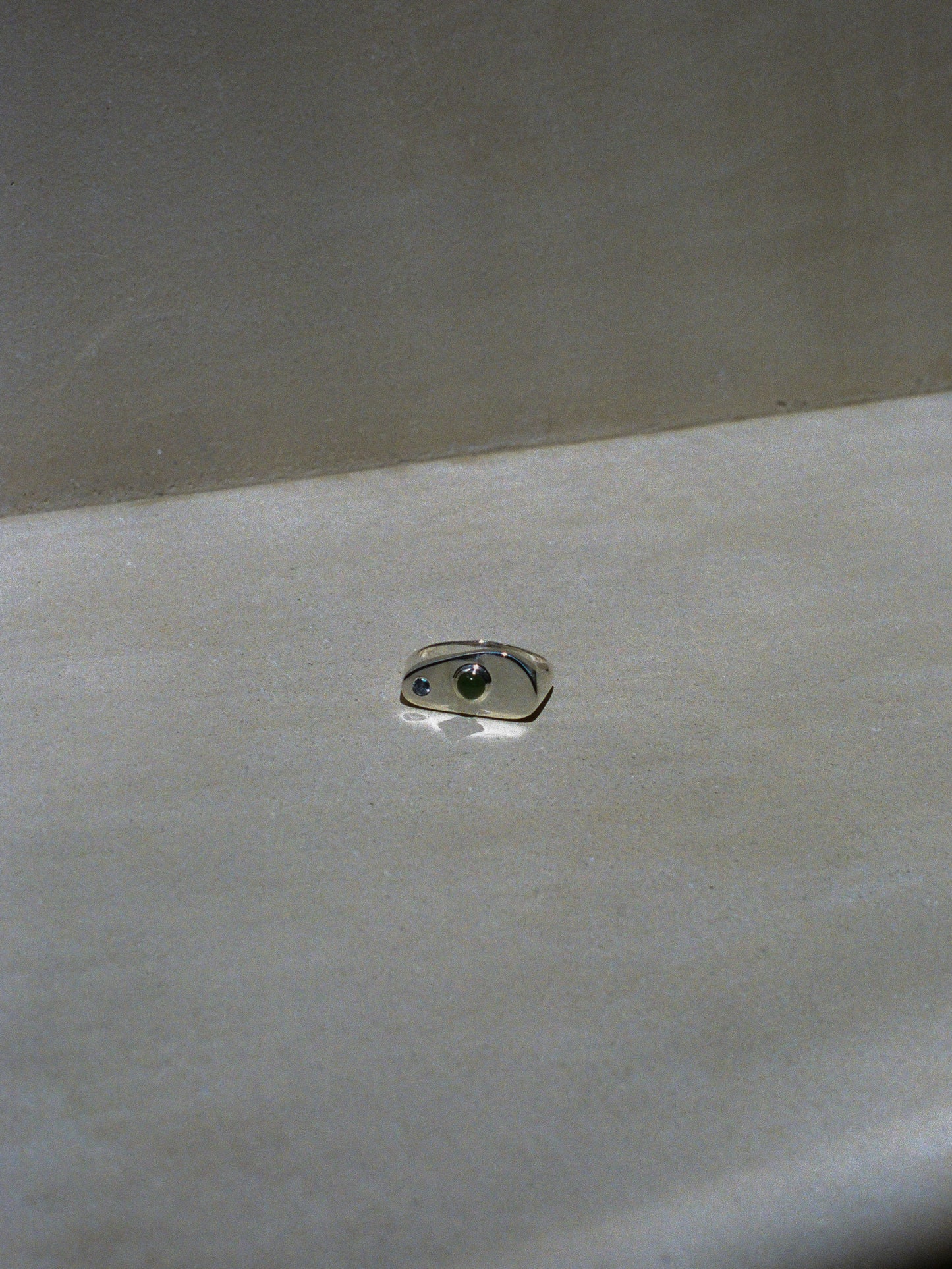 Memphis Ring - sapphire + jade