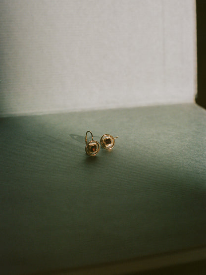 Jardin Earrings (garnet)