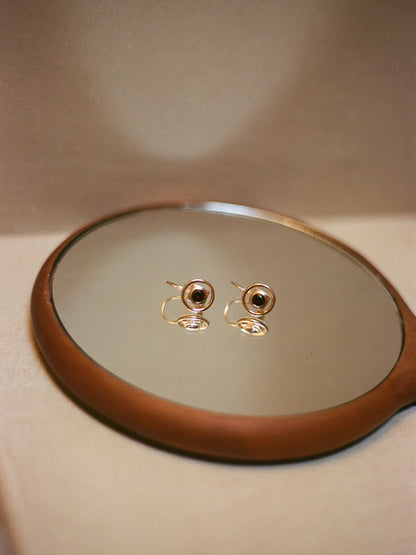 Jardin Earrings (garnet)