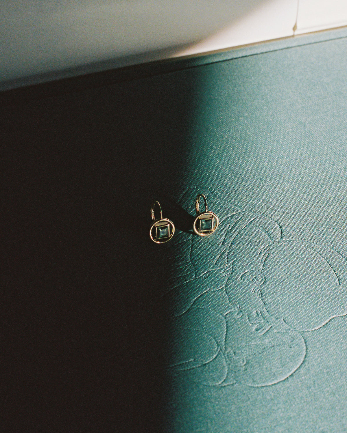 Jardin Earrings (princess-cut sapphire)